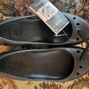 New with tags Crocs flats